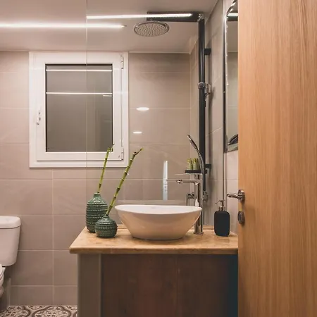Luxury With Acropolis View Terrace And Jacuzzi In The Heart Of - Living Stone Azurite Apartmán *